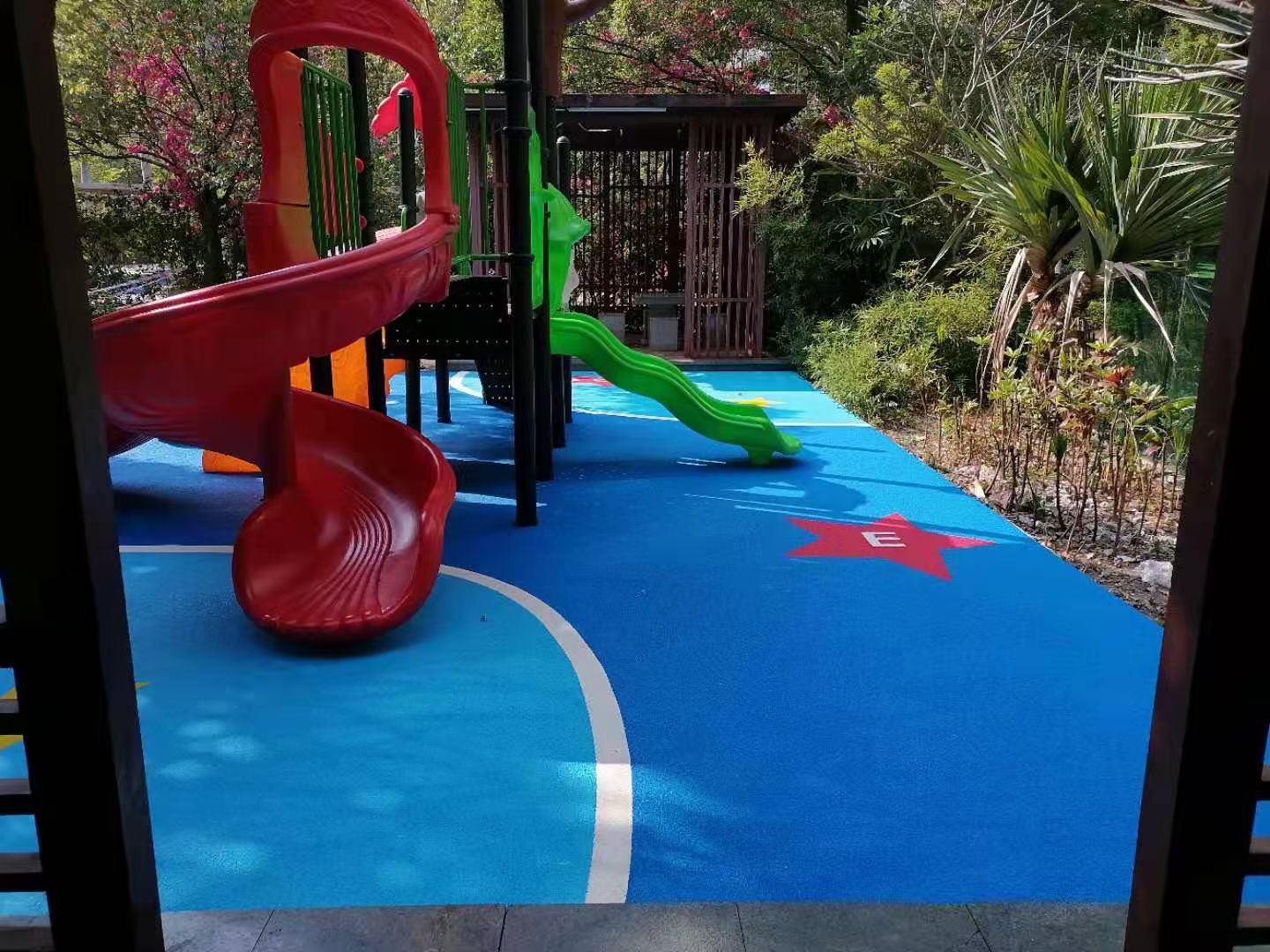 幼儿园专用EPDM跑道，不黄变胶水，耐黄变胶水