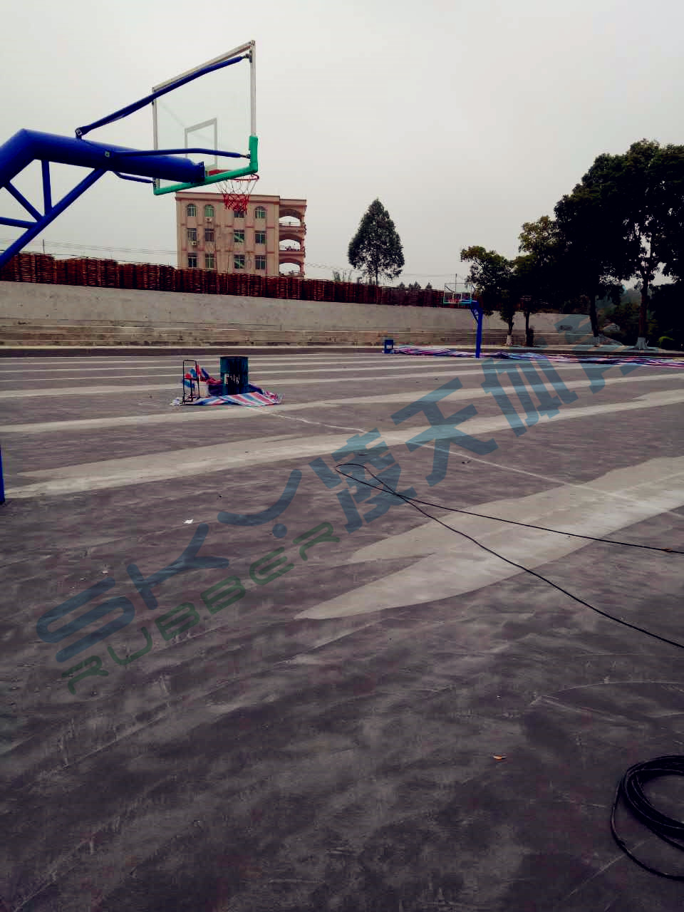 丙烯酸蓝球场案例：江门市鹤山宅梧小学弹性丙